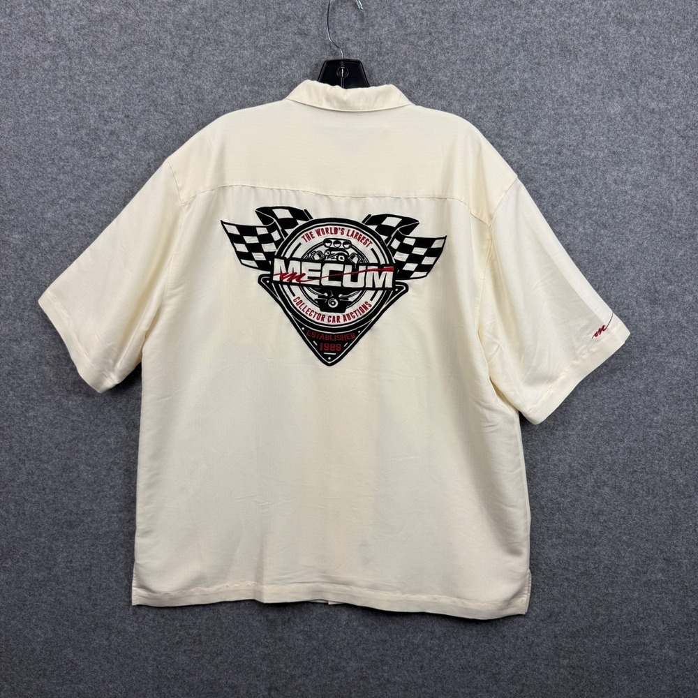 Mecum Auctions Mens Short Sleeve Camp Shirt Cream Embroidered Collector‎ Car L